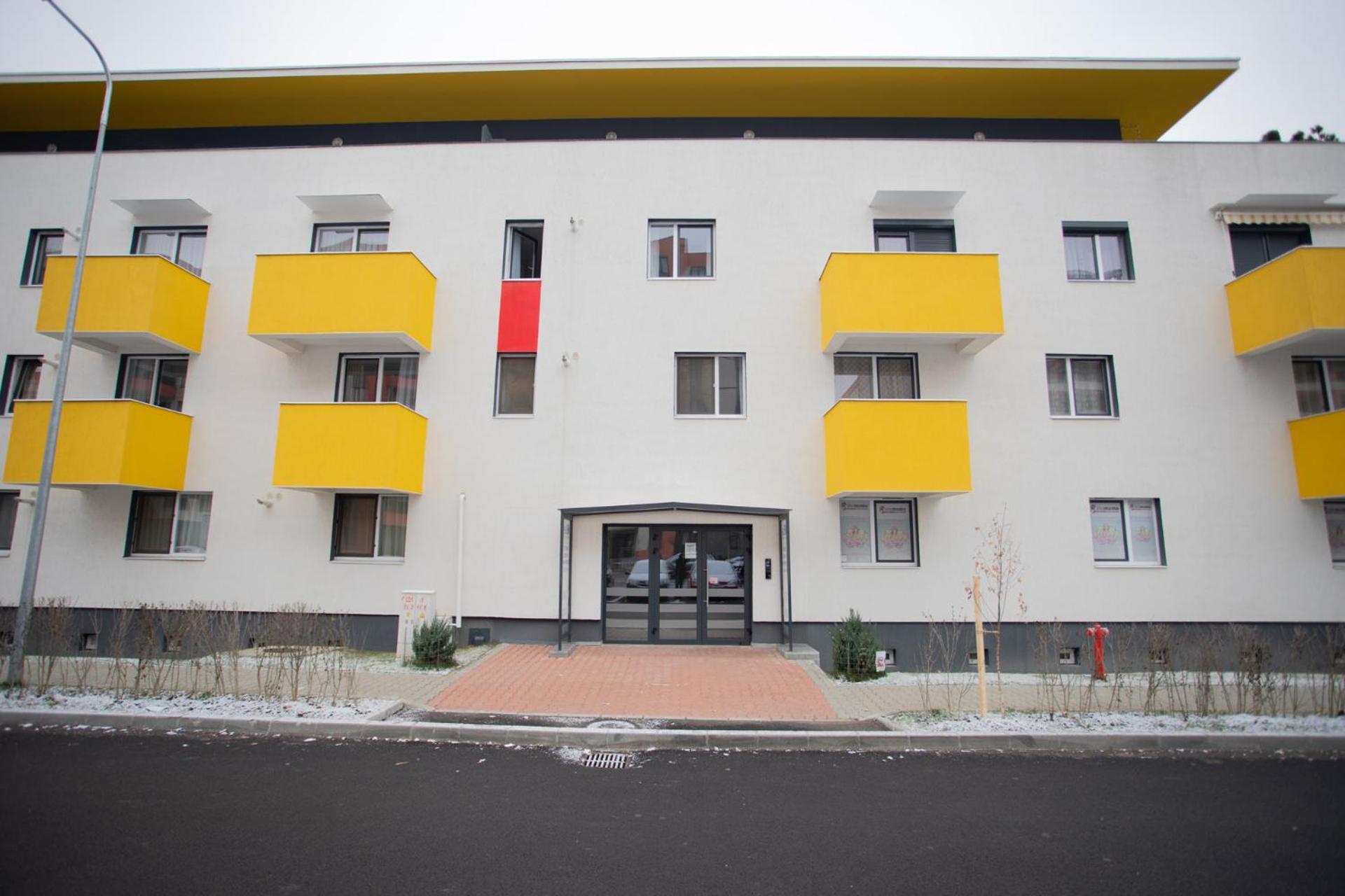 Blue 1 * Brasov
